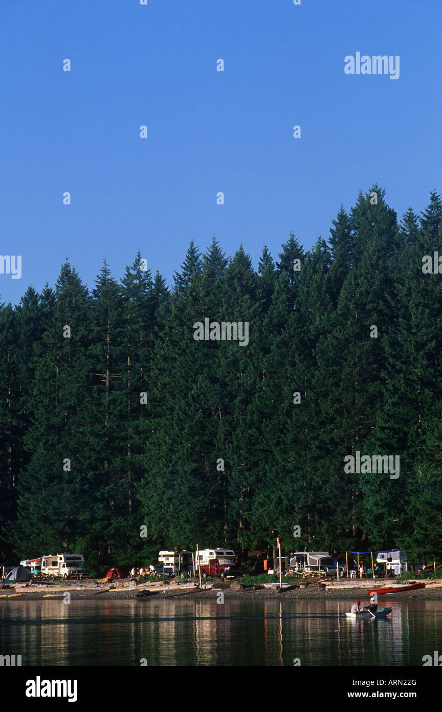 Quadra Island, Waterfront Campingplatz, Vancouver Island, British Columbia, Kanada. Stockfoto