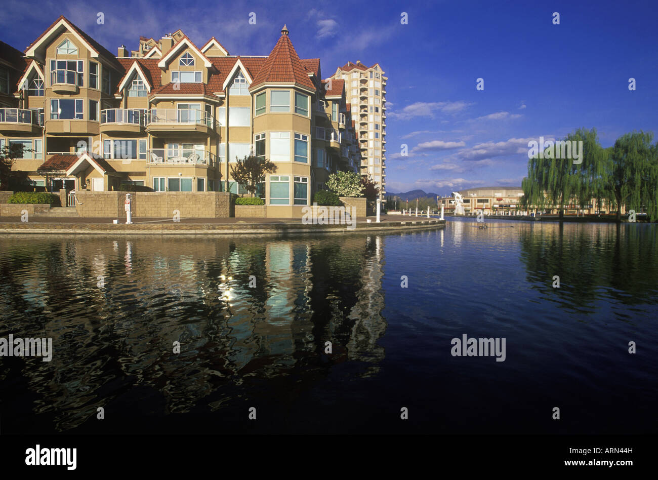 Seeufer-Eigentumswohnungen in Kelowna, British Columbia, Kanada. Stockfoto