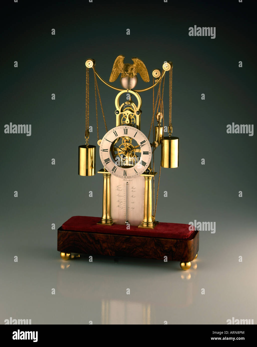 Gewicht angetrieben skeleton Clock. Mitte des neunzehnten Jahrhunderts Stockfoto