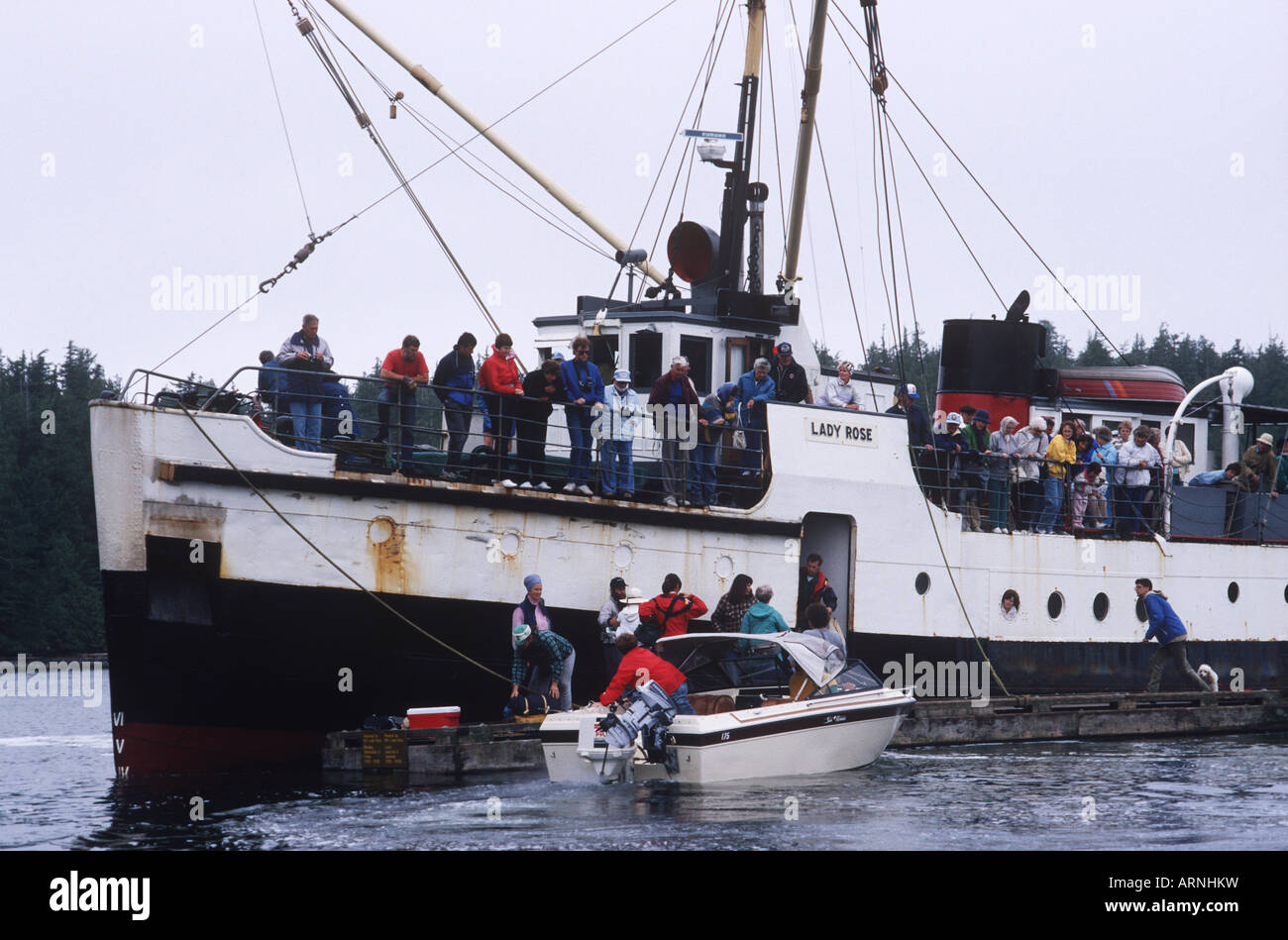 Barkley Sound, Lady Rose am Dock, Britisch-Kolumbien, Kanada. Stockfoto