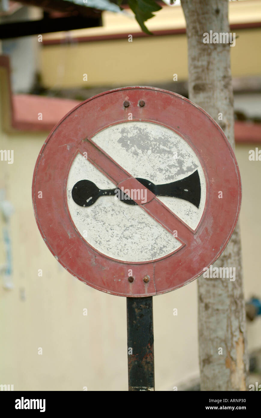 Horn, Hupe, piep, Hupen, Hupen, Hupen, Nein, Lärm, Straße, Zeichen, Roadsign, Verbot, verboten, Tootter, toot, nicht, Schlag, dein, eigenes, Stockfoto