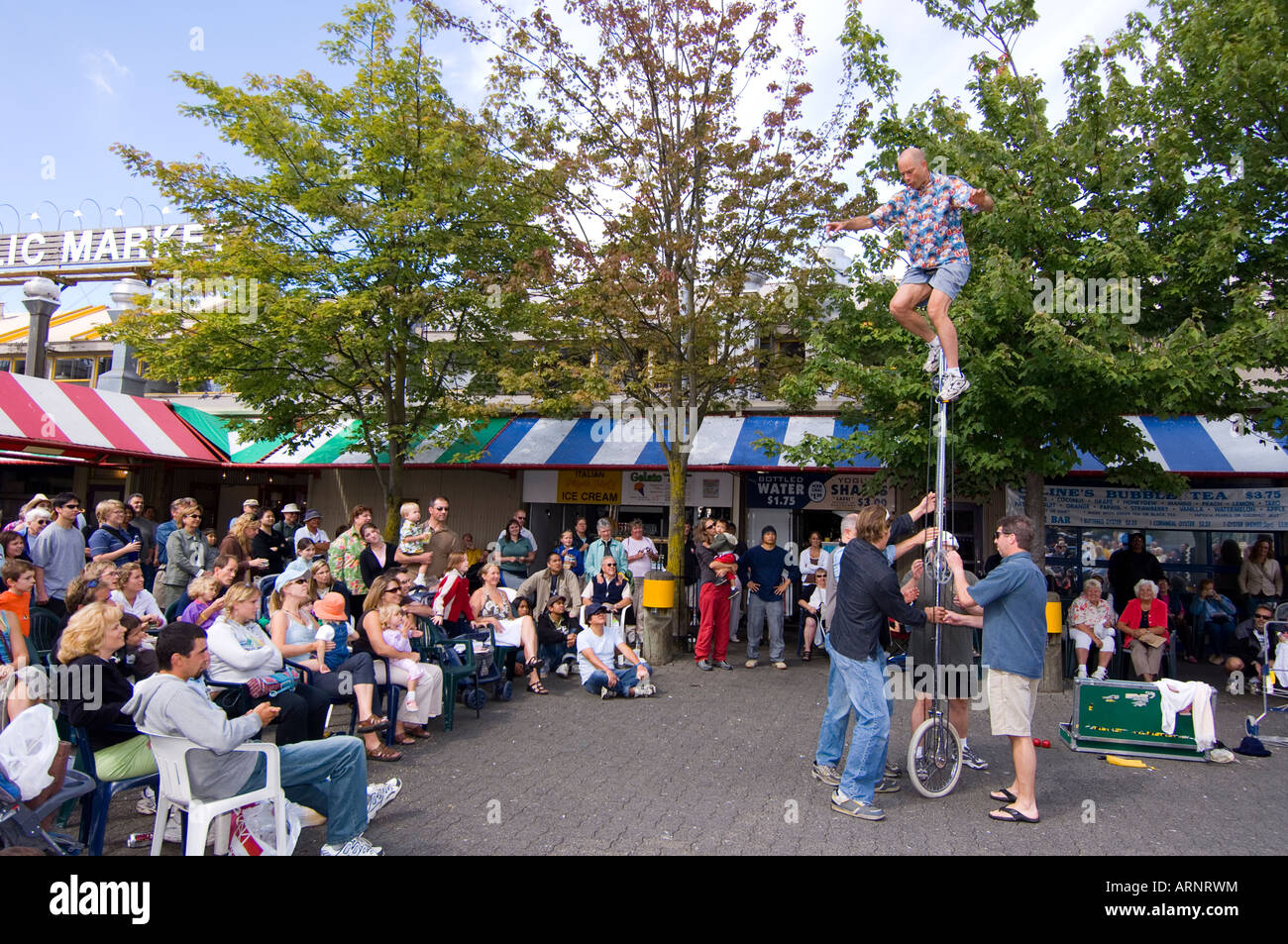 Straßenkünstler auf Granville Island, Vancouver, Britisch-Kolumbien, Kanada. Stockfoto