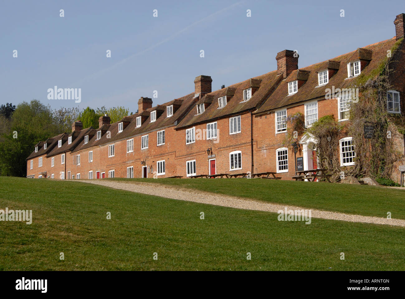 Ferienhäuser auf dem Schild des harten Hampshire Stockfoto