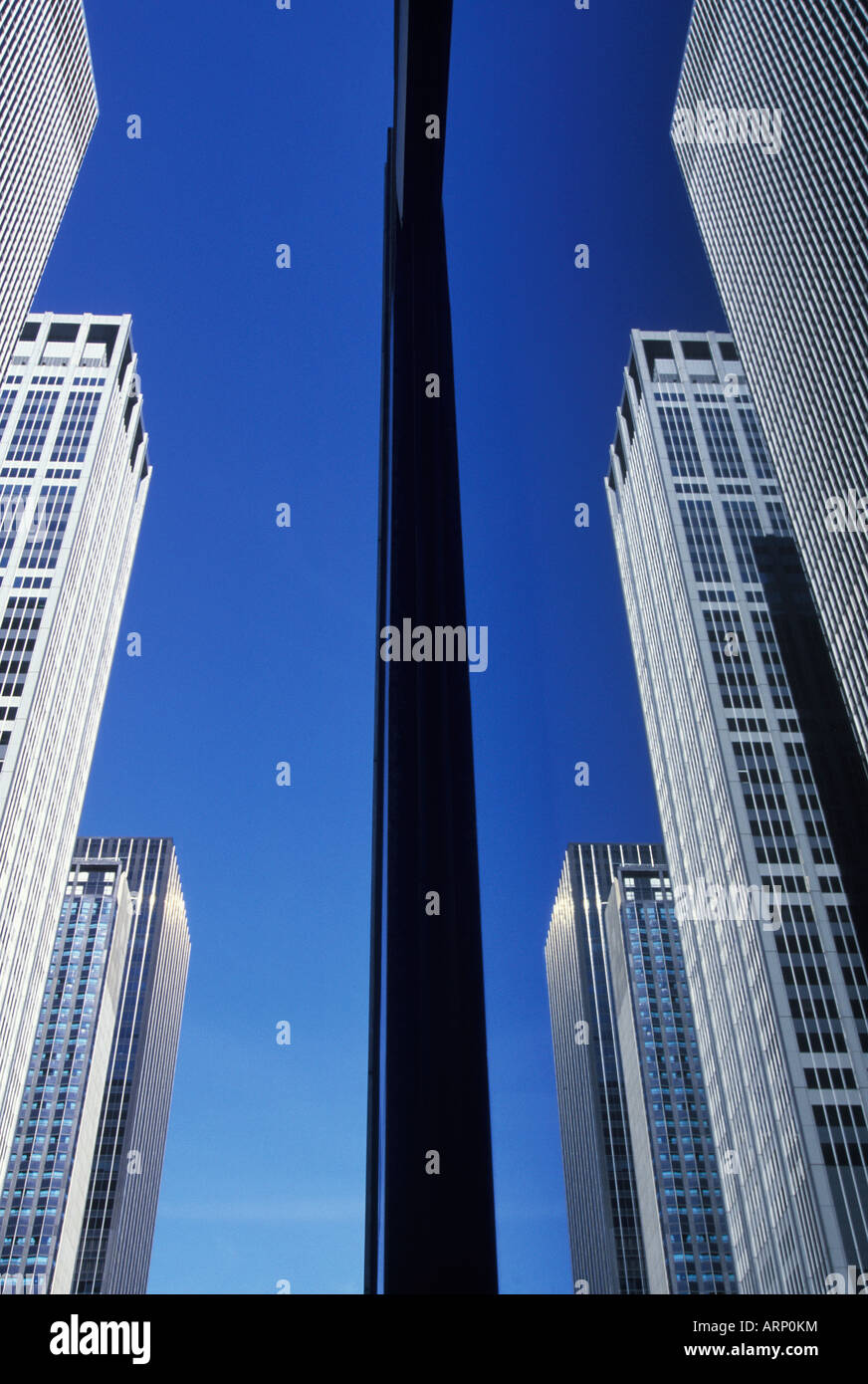 USA, New York City, hohen Bürogebäuden mit Spiegelbild im Fenster Stockfoto