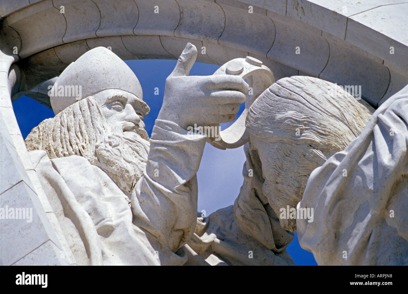 Die Statue der Krönung des ersten Königs von Ungarn - St.-Stephans - durch einen päpstlichen Gesandten in Esztergom, Ungarn Stockfoto