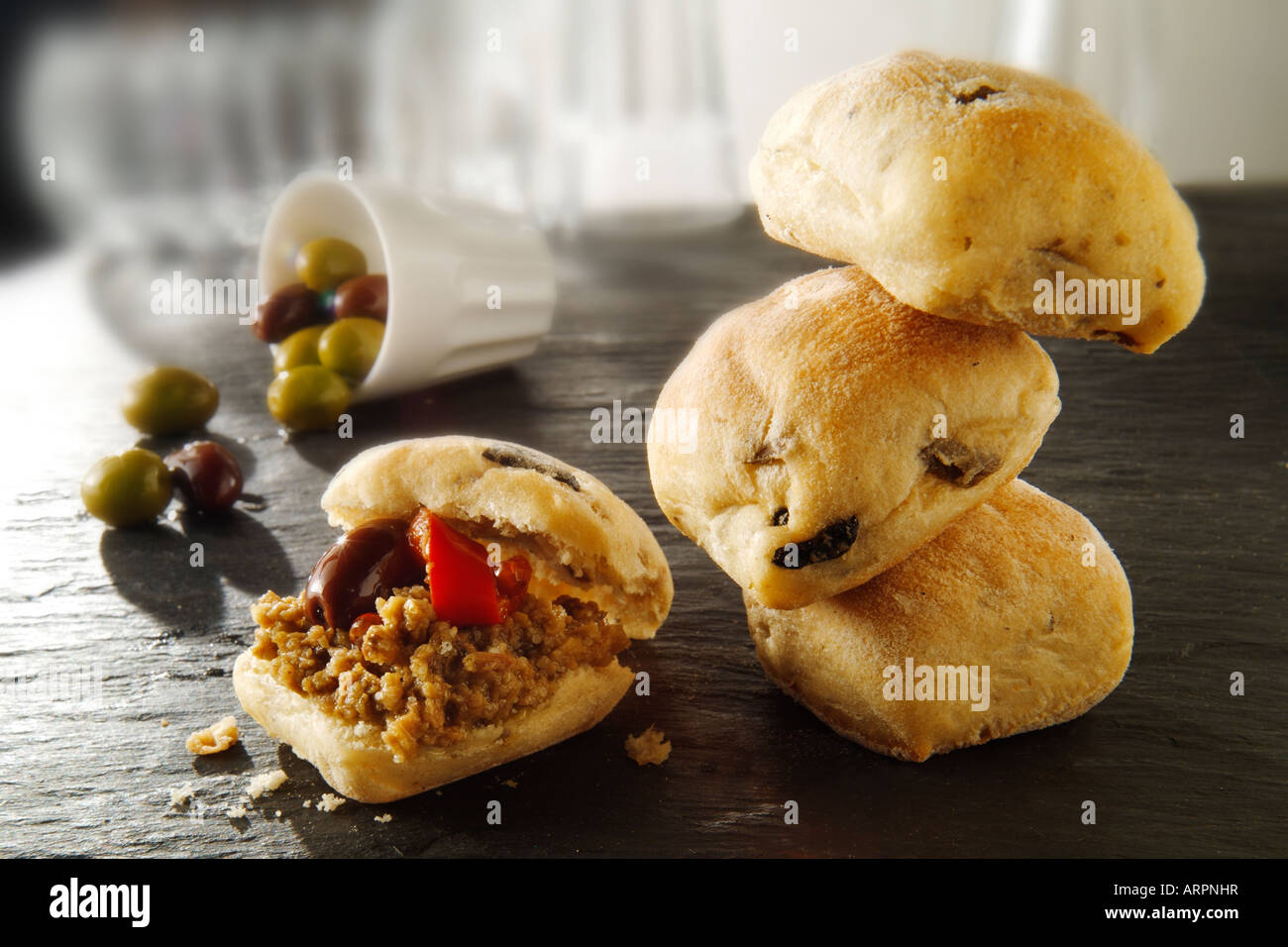 Kleine olive -Fotos und -Bildmaterial in hoher Auflösung – Alamy