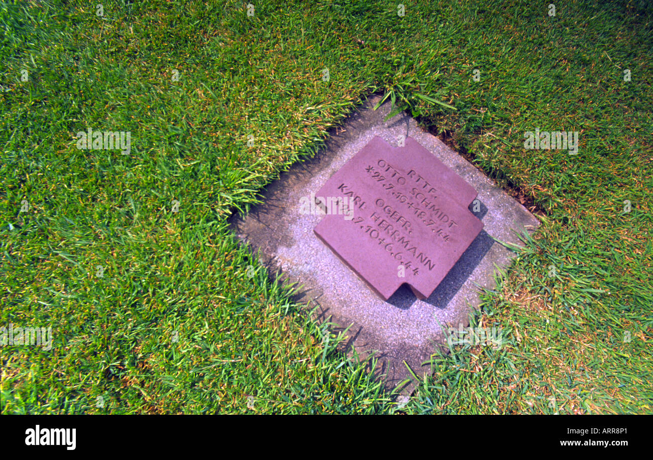 Zwei Kameraden deutschen Friedhof La Cambe Normandie Frankreich Europa Stockfoto