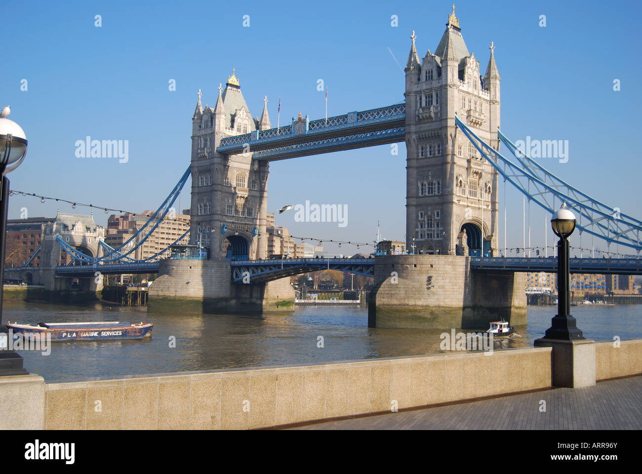 Tower Bridge von South Bank, London Borough of Southwark, Greater London, England, Vereinigtes Königreich Stockfoto