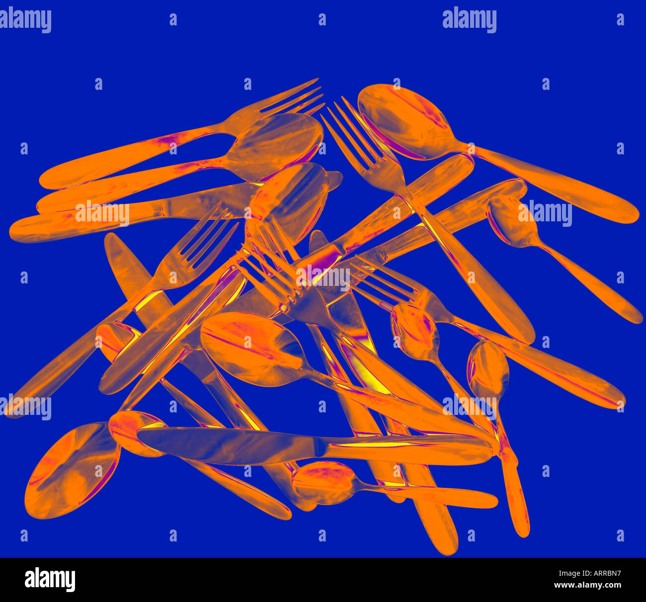 Orange Rot Besteck Messer Löffel Gabel noch Stilllife SYMBOL entfremden blauen Hintergrund-Ebene Stockfoto