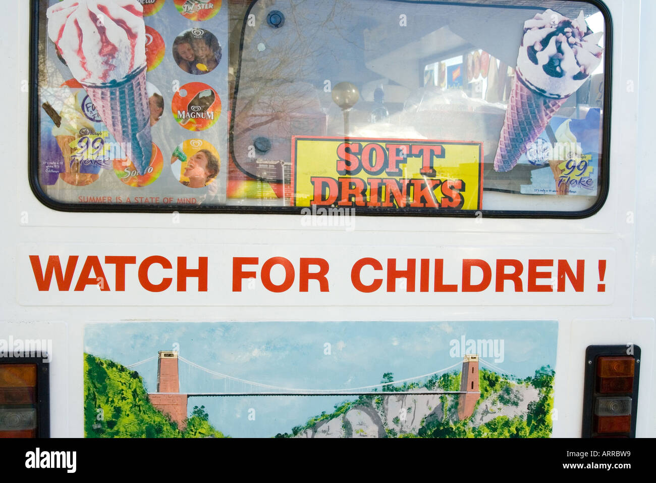 Watch For Children Zeichen auf Rückseite Eiswagen Stockfoto