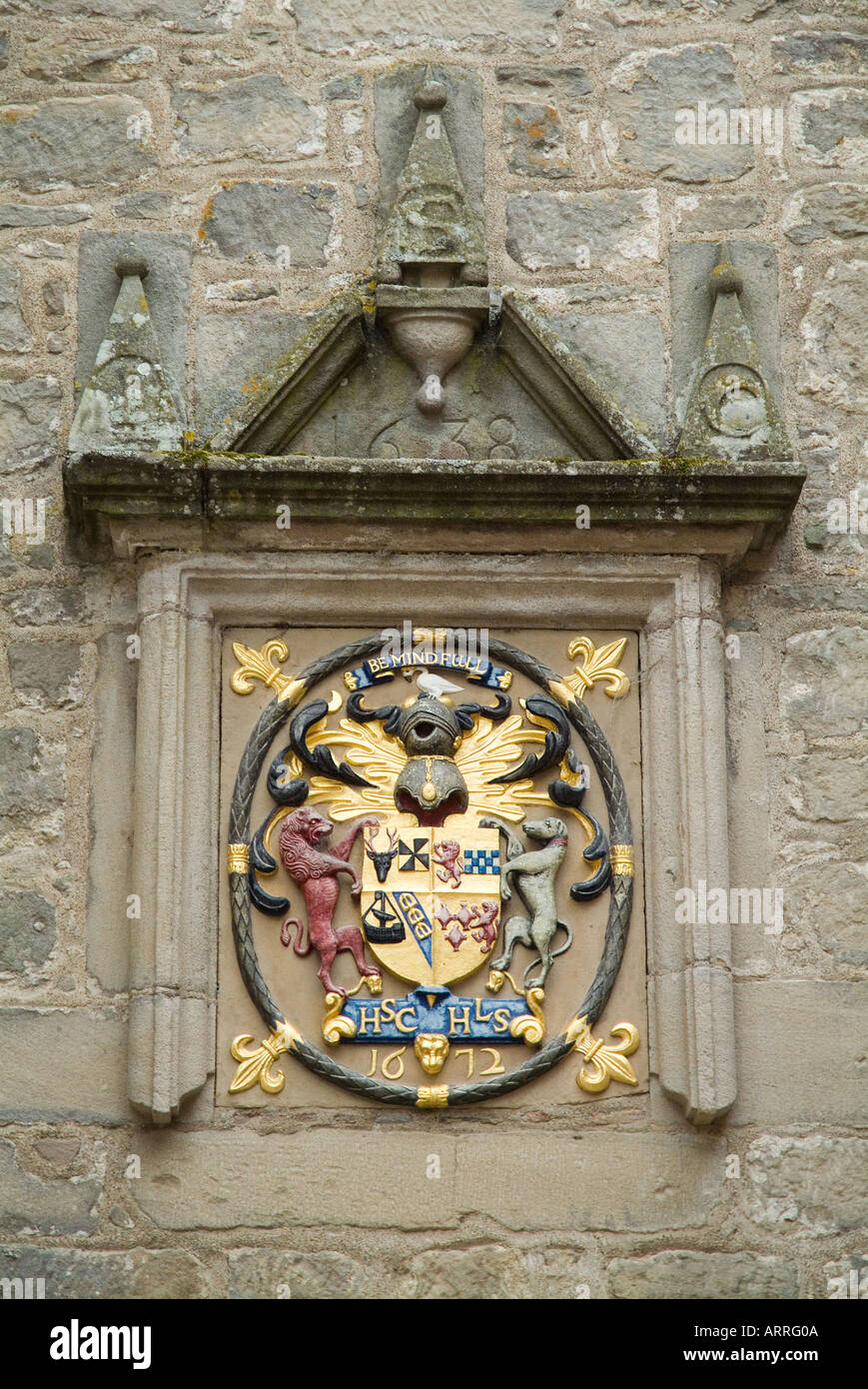 dh CAWDOR SCHLOSS INVERNESSSHIRE Familie Clan Wappen auf Wall of Cawdor Castle mittelalterliche Hochland Erbe Heraldik vereinigtes Königreich Stockfoto
