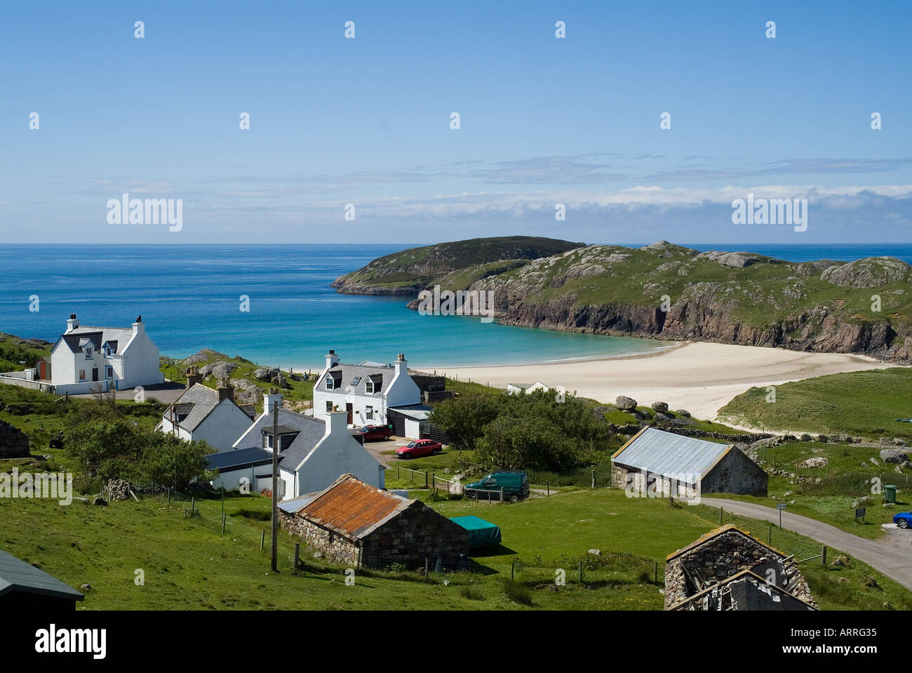dh Bagh a phollain POLIN BAY BEACH SUTHERLAND SCOTLAND Village Ländliche Hütten mit Blick auf die Strände scottish Coast uk Highlands Stockfoto