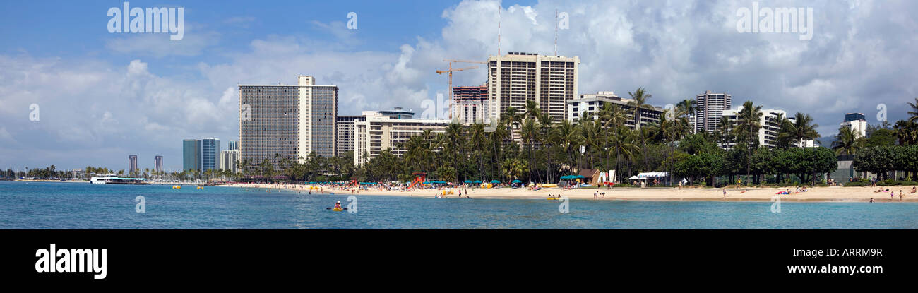 Waikiki Beach Panaramo aus dem Meer auf der Suche in der Stadt Stockfoto