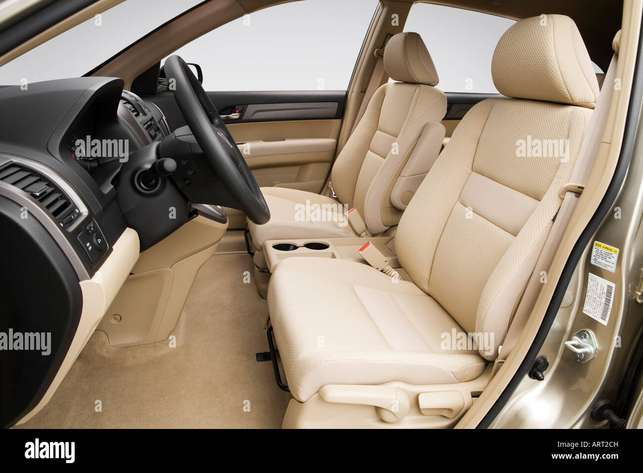 2008 Honda CR-V LX in Beige - vordere Sitze Stockfotografie - Alamy