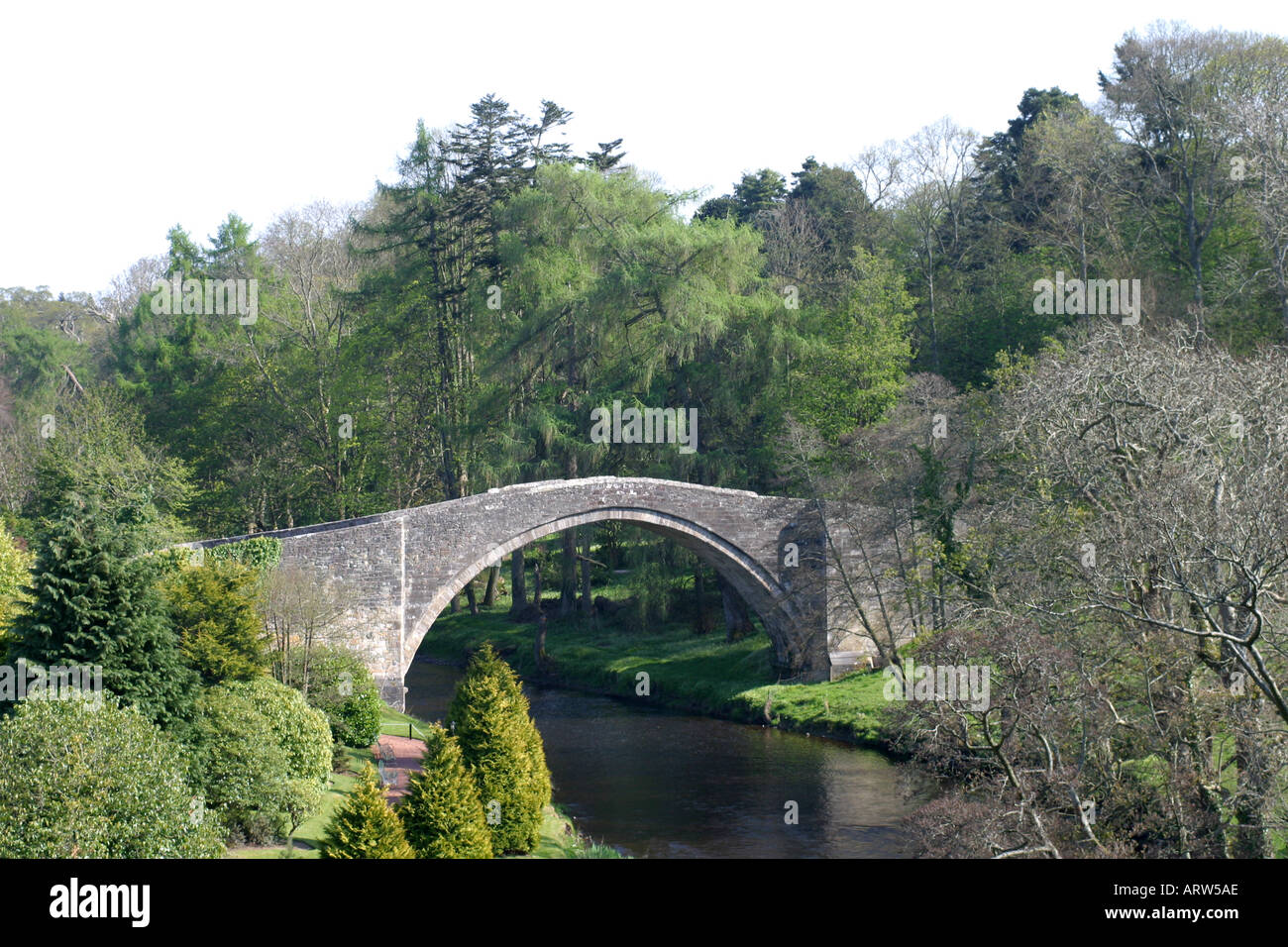 Fluß Doon und Brig O Doon in Alloway, Ayrshire, Schottland Stockfoto