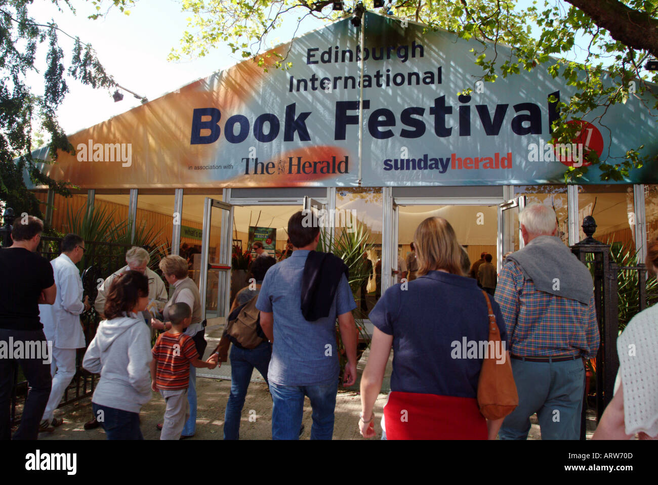 Buchen Sie Festival Edinburgh Stockfoto