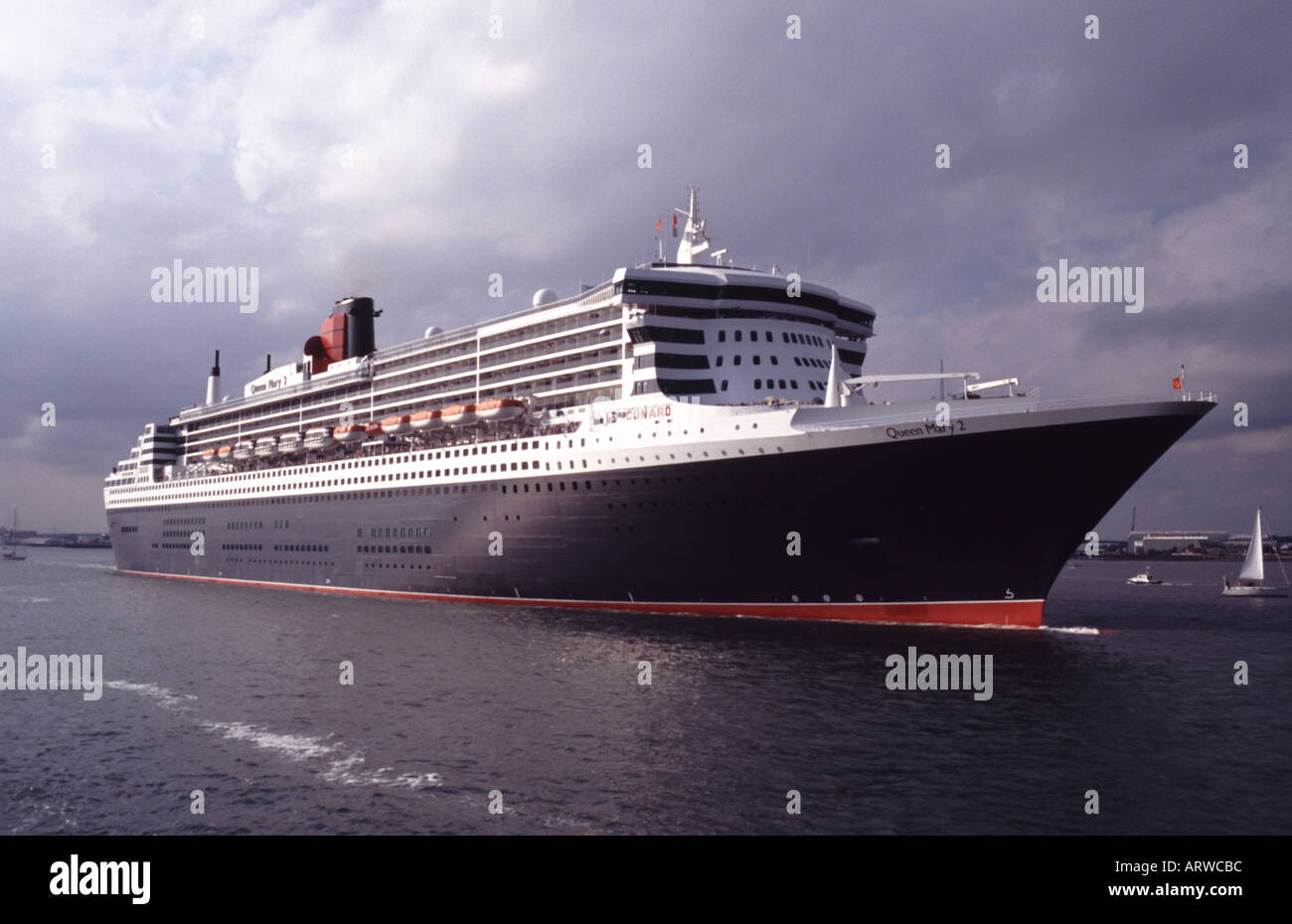 Queen Mary 2 kommt in Southampton Stockfoto