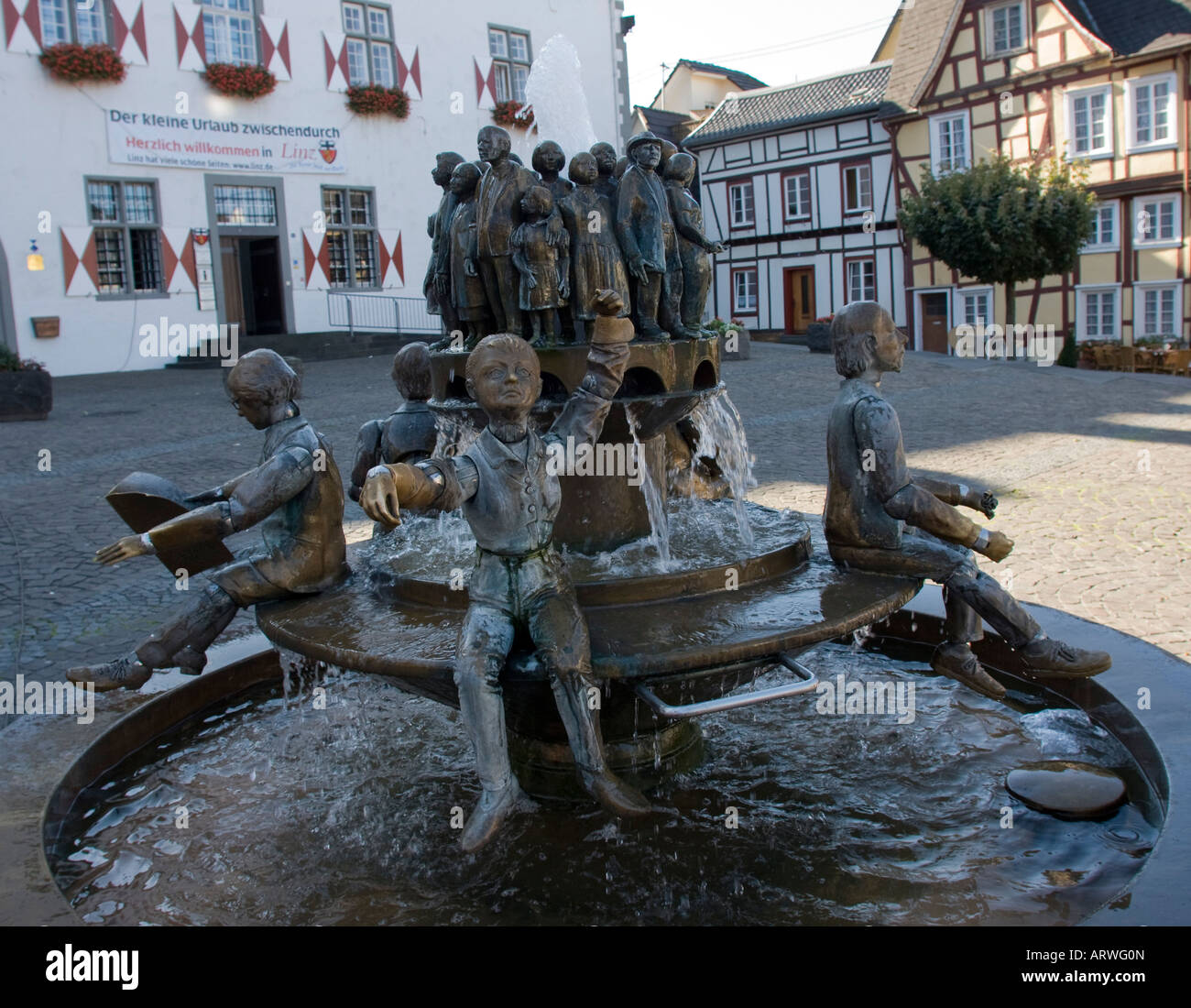 Linz am Rhein, in der Nähe von Bonn, Deutschland Rhein Wasser Brunnen Marktplatz Stockfoto