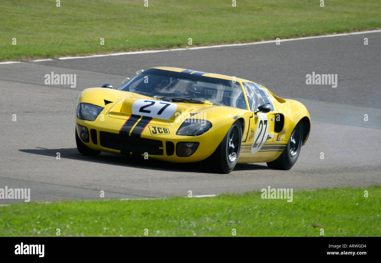 1965 Ford GT40 bei Goodwood Revival, Sussex, UK. Stockfoto