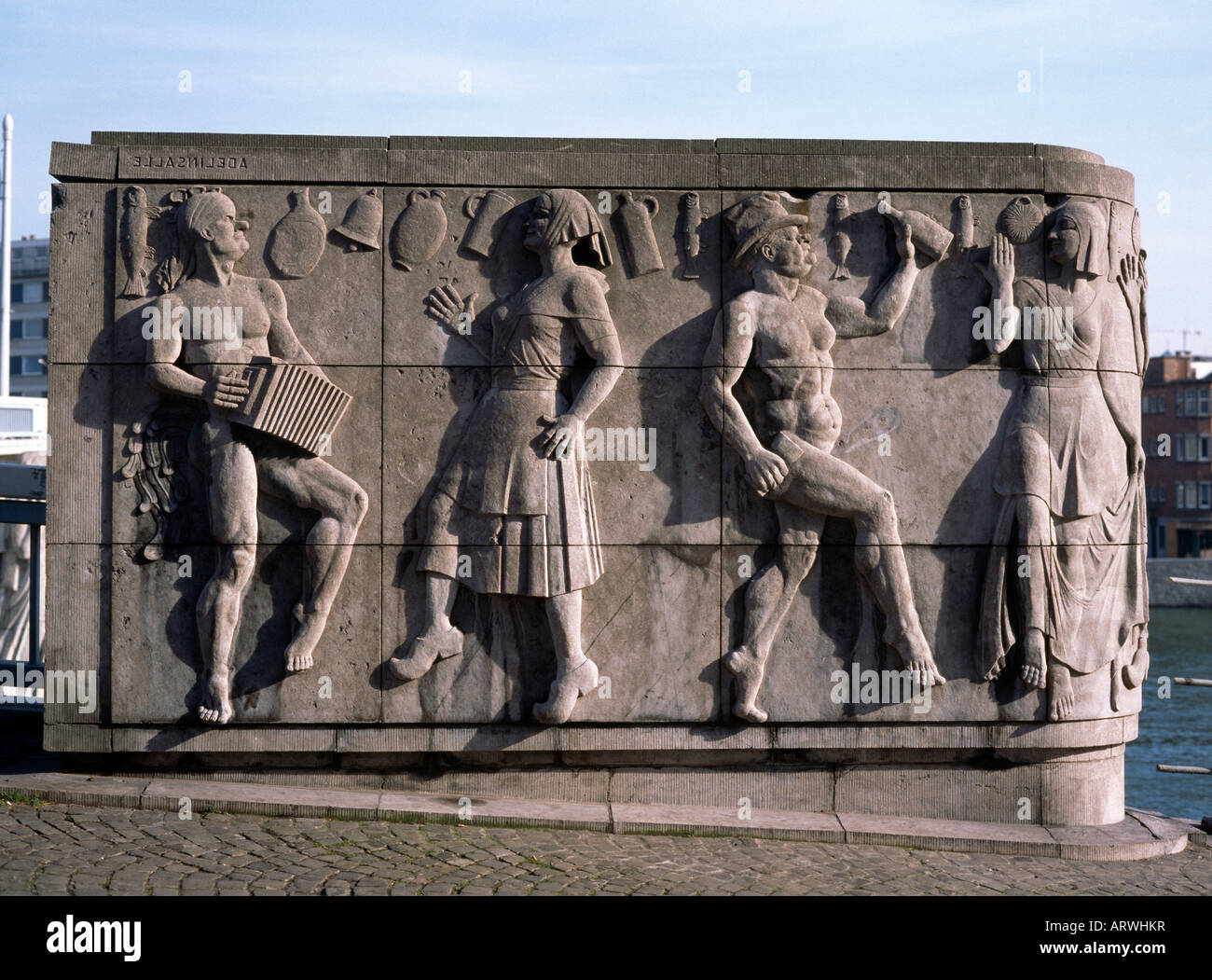 Lüttich, Übersee-Maas, Relief am Aufgang Zur Pont des Arches Stockfoto