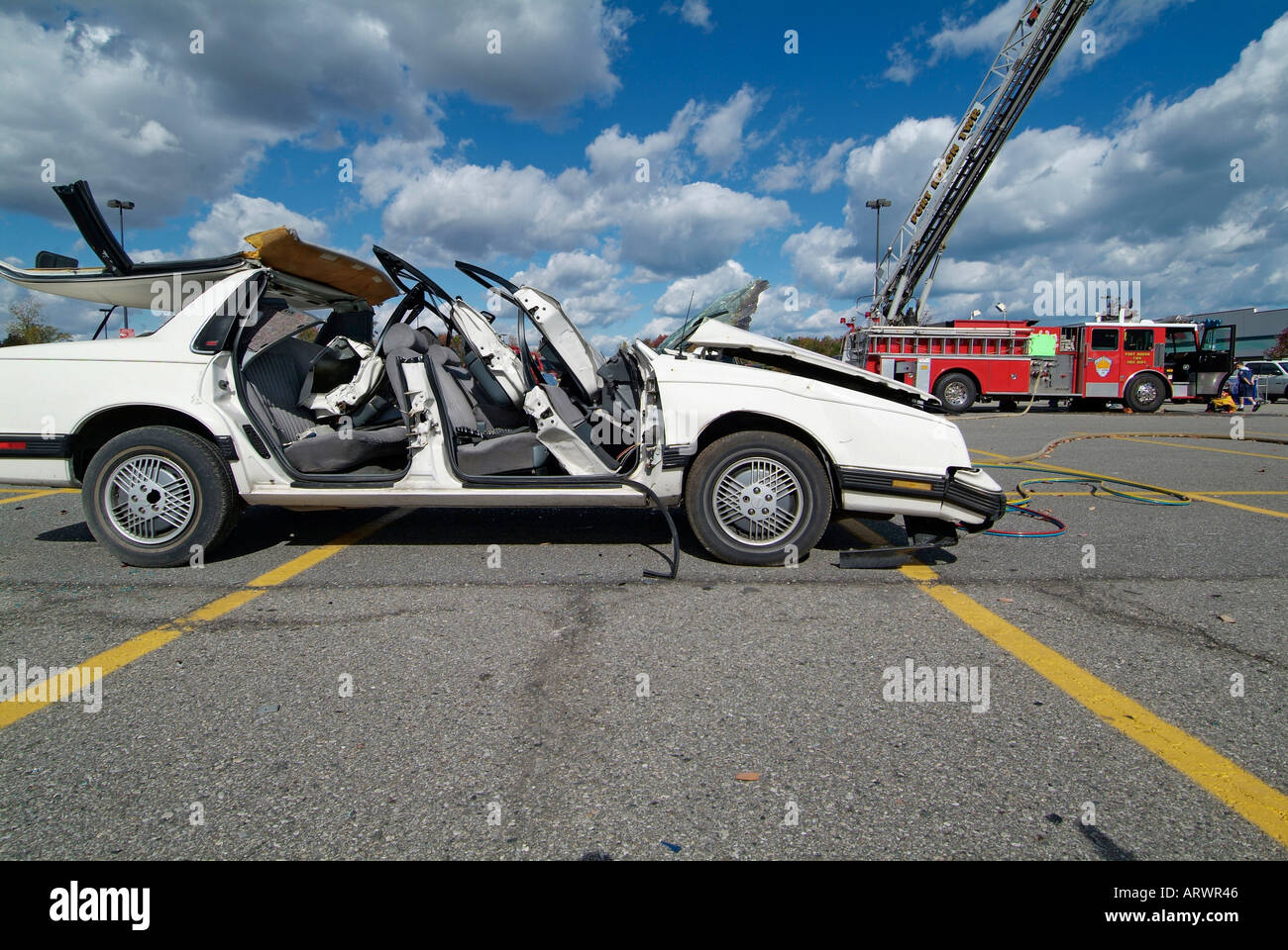 Auto Auto Auto-Unfall verursacht Bergung der Opfer mit dem Kiefer des Lebens Stockfoto