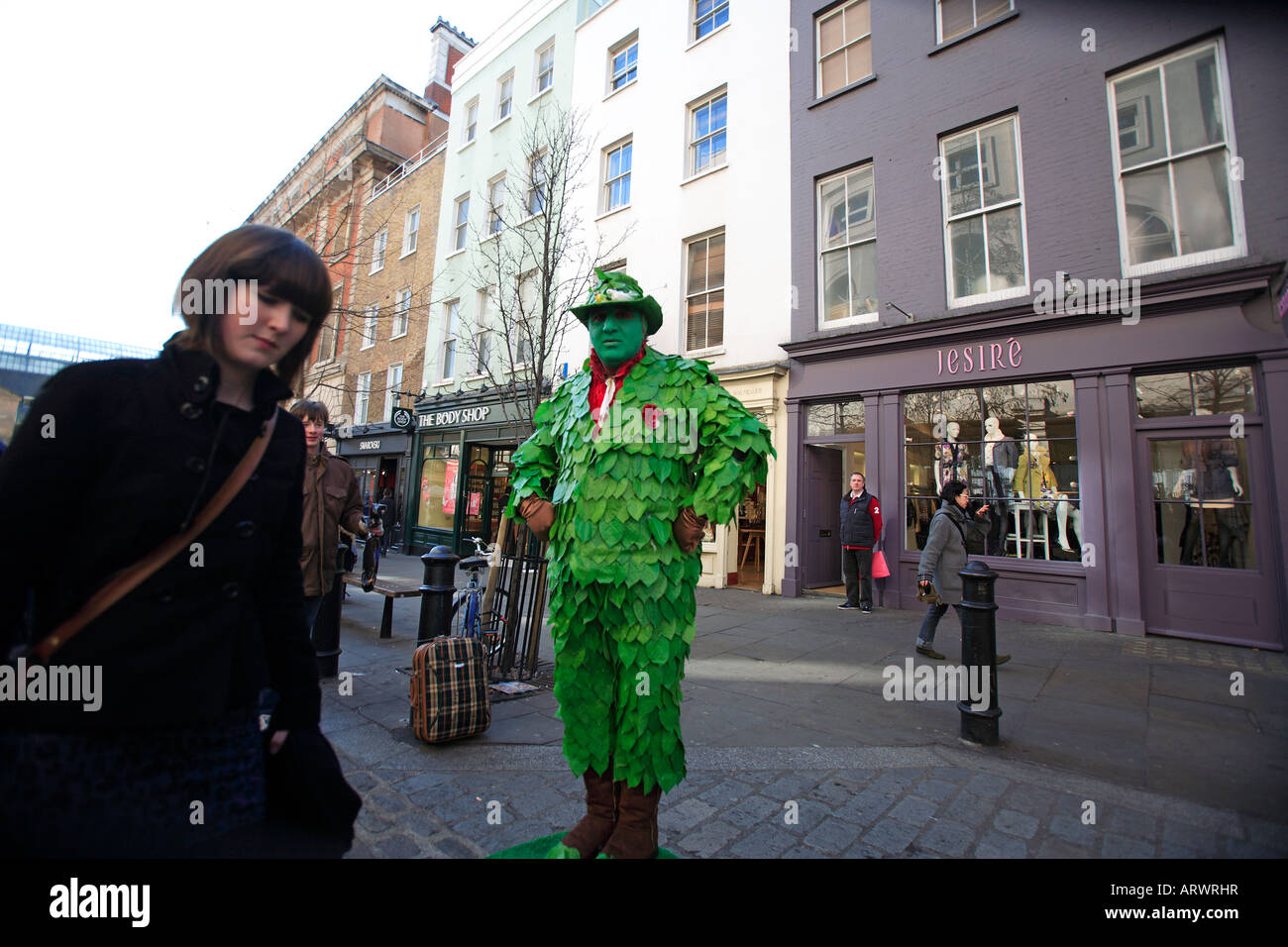 Vereinigtes Königreich West Londoner Covent Garden grüne Straßenkünstler Stockfoto