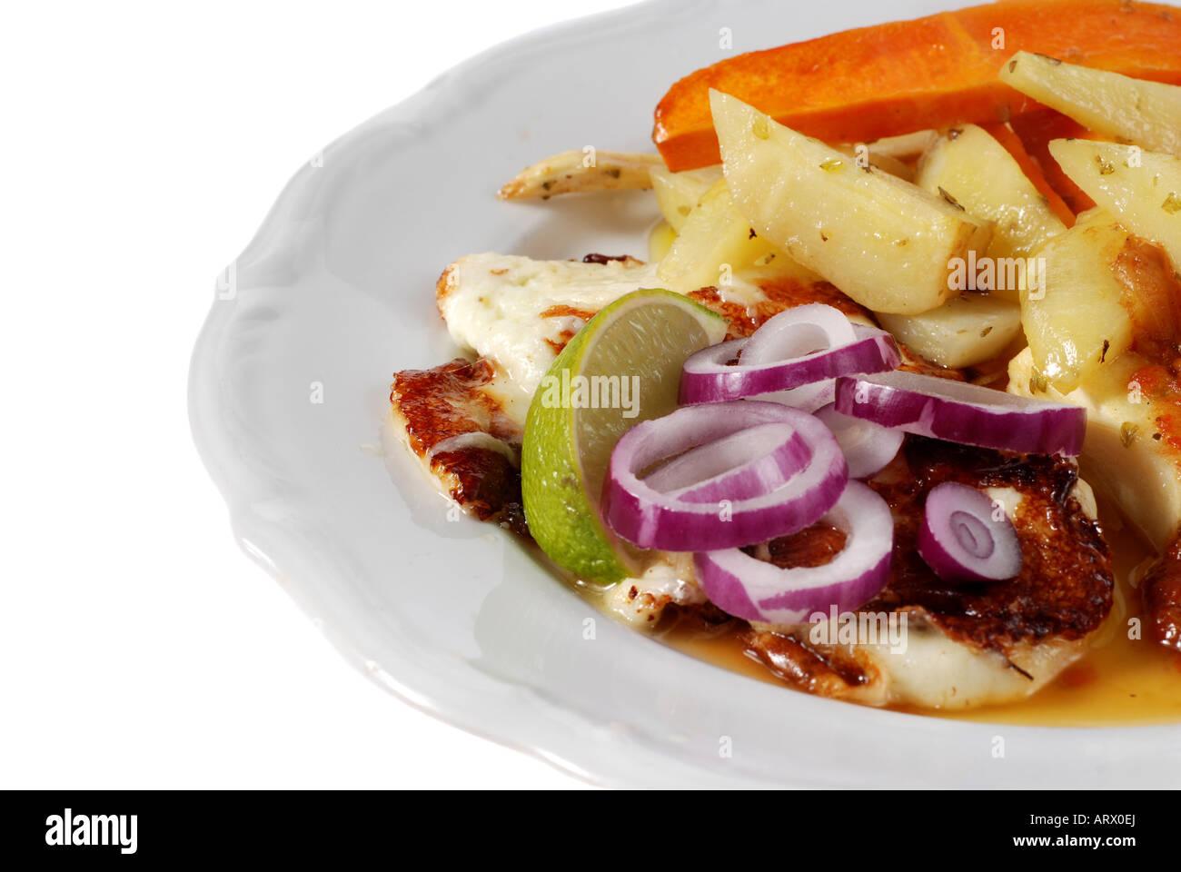 Vegetarisches Abendessen mit Halloumi auf einem Teller Stockfoto