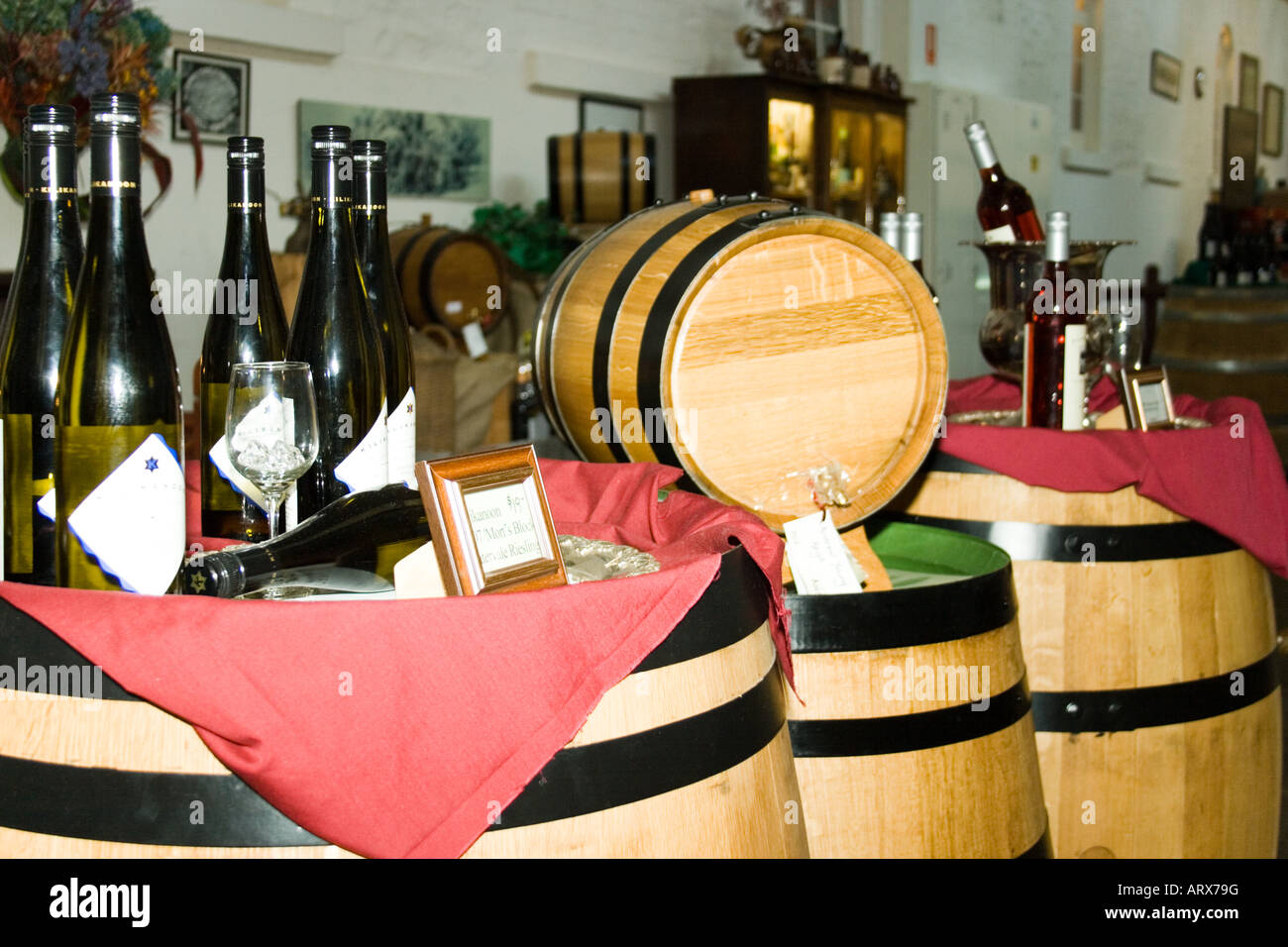 Wein Barrells in eine Barossa Valley Winery Australien Stockfoto