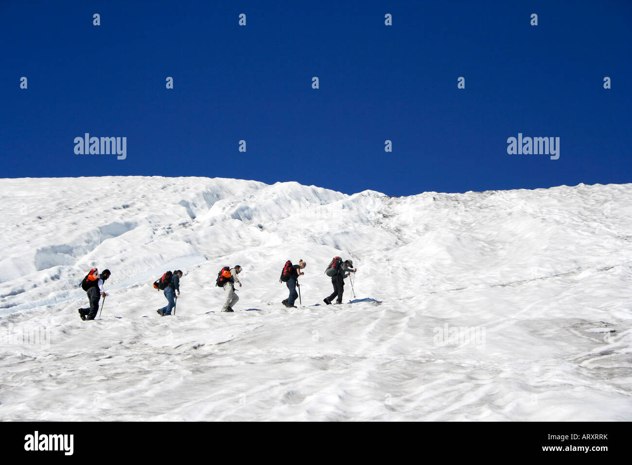 Menschen Sie klettern schneebedeckten Vulkan Villarrica Westhang, in der Nähe von Pucon, Chile, Südamerika Stockfoto