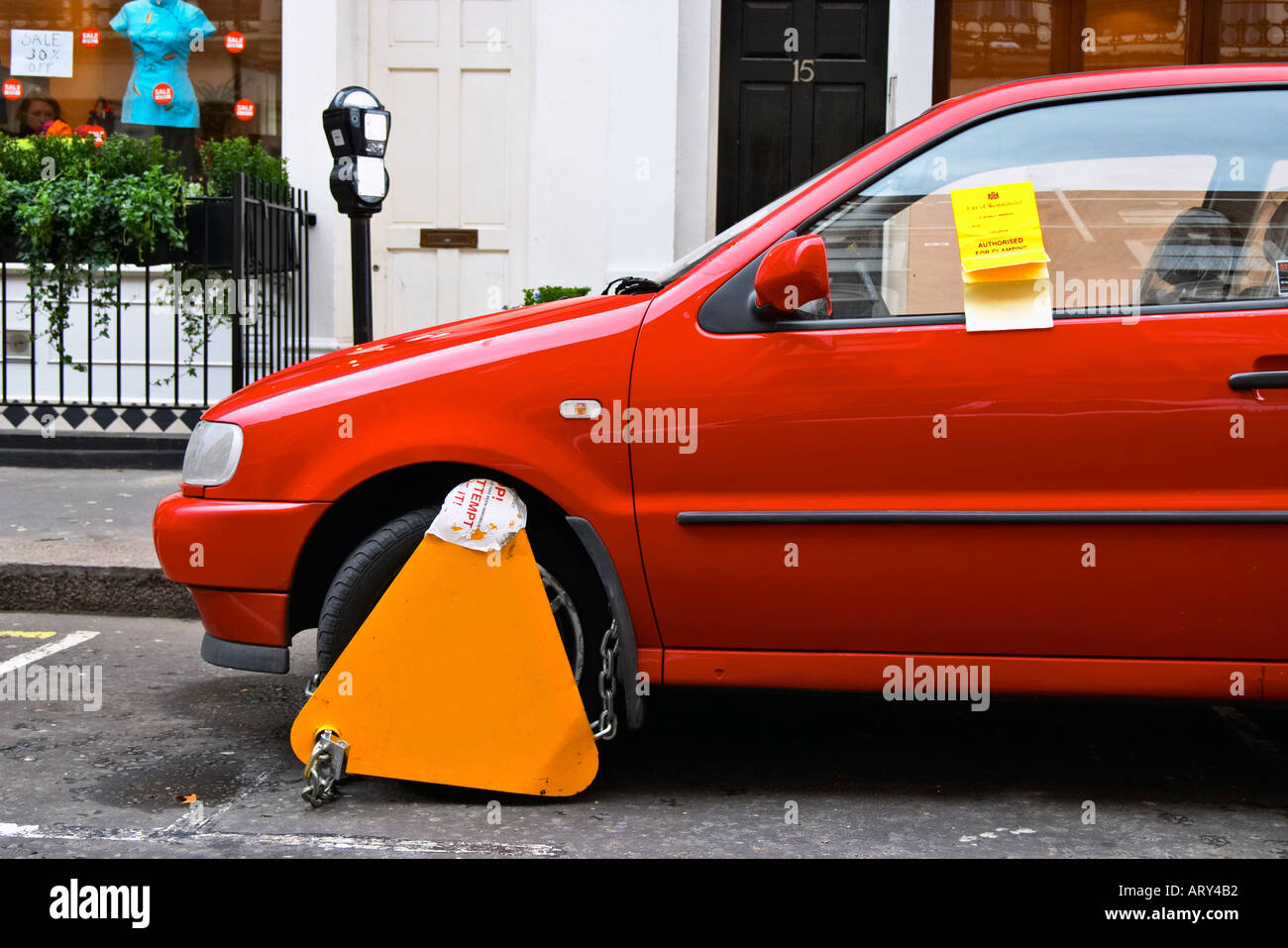 Rad-Klemme am Auto in London Stockfoto