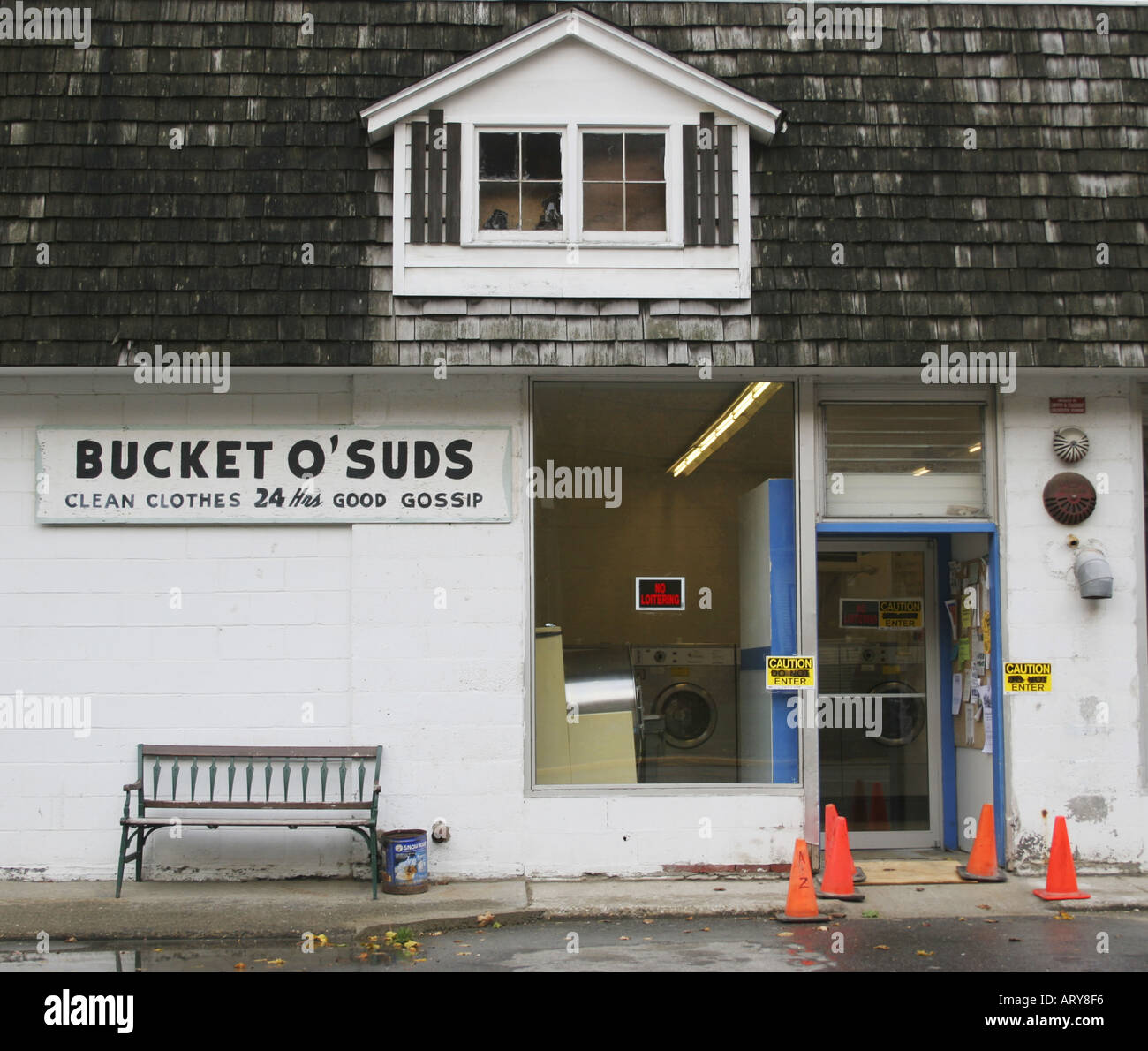 Bucket O’ Suds Waschsalon im ländlichen Süden von Vermont, einer kleinen Stadt mit klassischem Charme, der die klassische New England Americana widerspiegelt. Stockfoto
