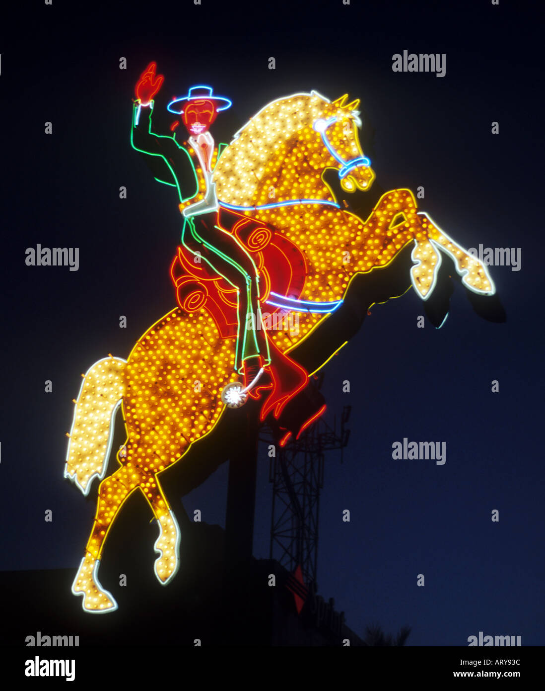 Neon Cowboy auf einem Pferd auf die alten Streifen in der Innenstadt von Las Vegas Nevada Stockfoto