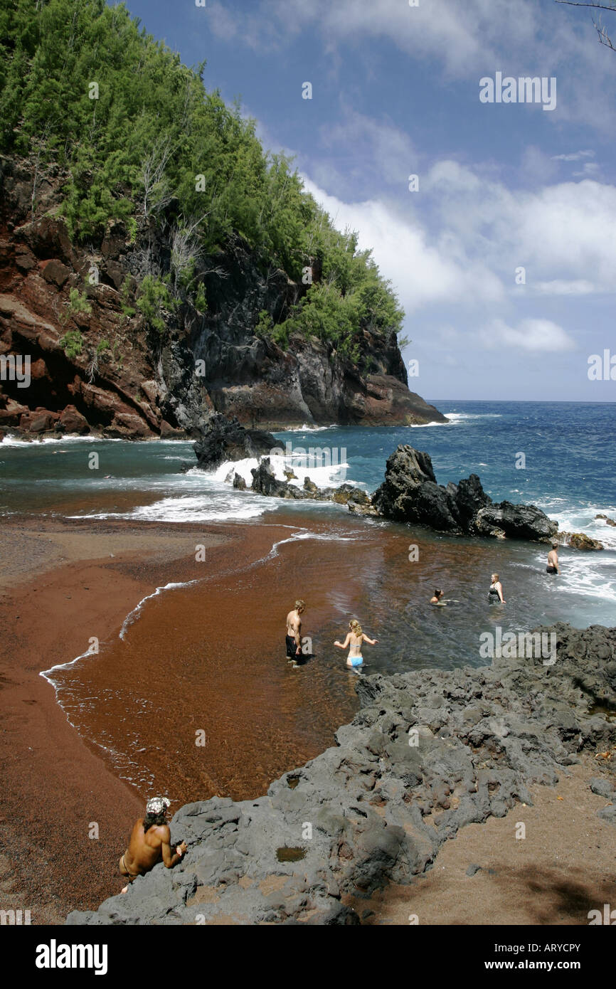 Abgeschiedenen Kaihalulu Strand.  Besser bekannt als Red Sand Beach. Befindet sich in der Stadt in der Nähe von Hotel Hana Hana. Stockfoto