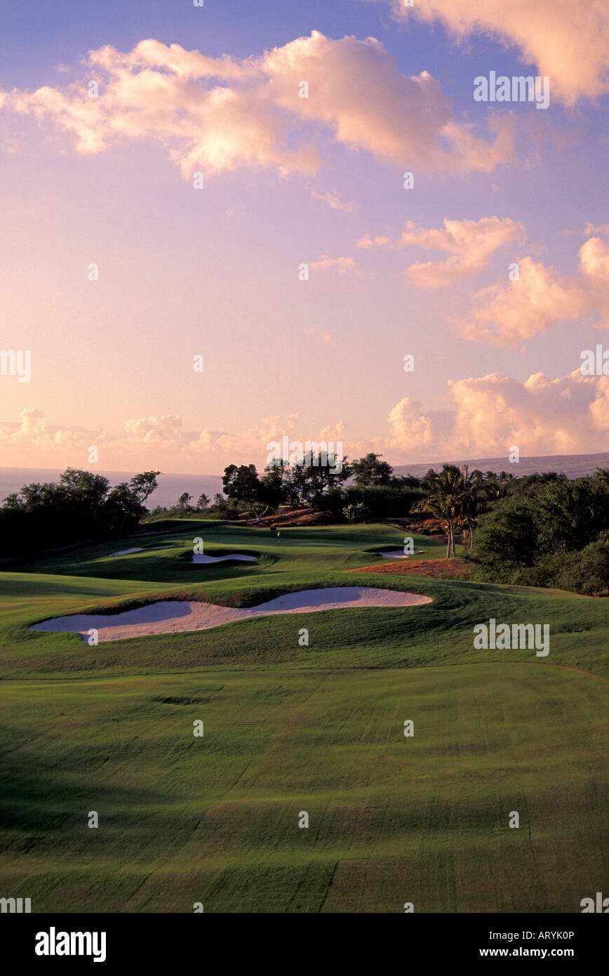 Nr. 17 auf Mauna Kea Golfplatz. Architekt ist Robert Trent Jones II. Der Kurs, der auf der Big Island ist, wurde im Jahre 1966 gebaut. Stockfoto