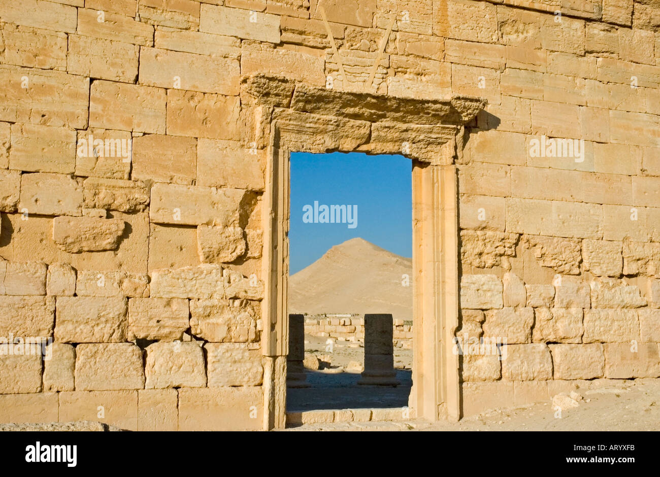 Tür, Eingangsportal, inmitten der Ruinen der alten Tadmor, Palmyra, Zentrum von Syrien, Naher Osten. DSC 5885 Stockfoto