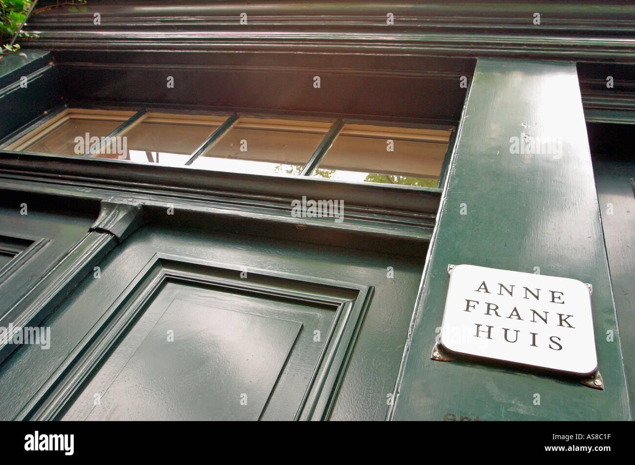 Amsterdam, Holland.  Eingang an der Vorderseite des Anne Frank Hauses. Stockfoto