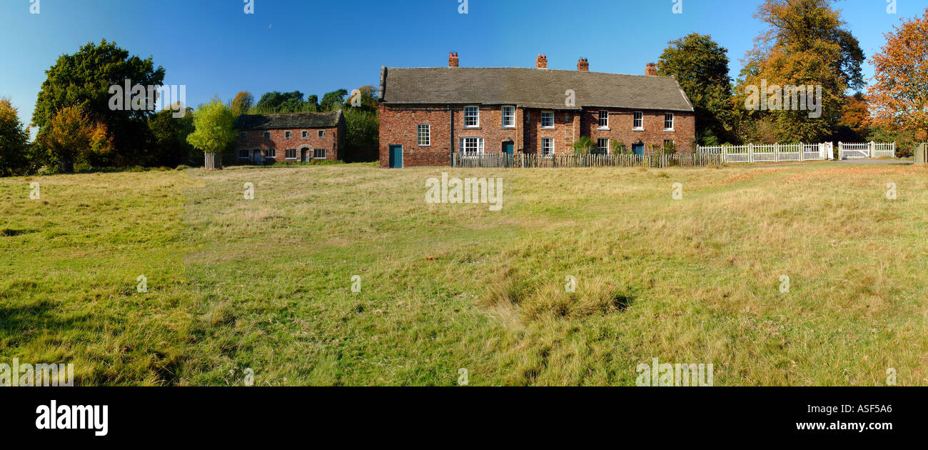 Immobilien Arbeitnehmer Hütten Dunham Massey Hall Park Altrincham Cheshire WA14 4SJ UK Europe Stockfoto