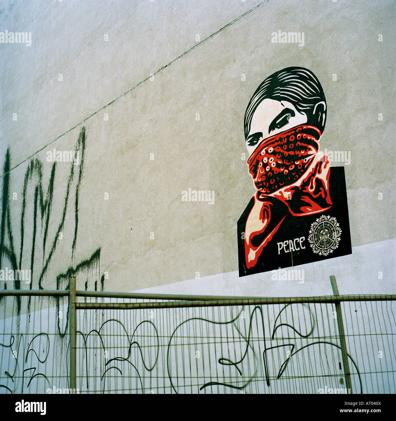 Street-Art in London von dem amerikanischen Künstler Shepard Fairey Stockfoto