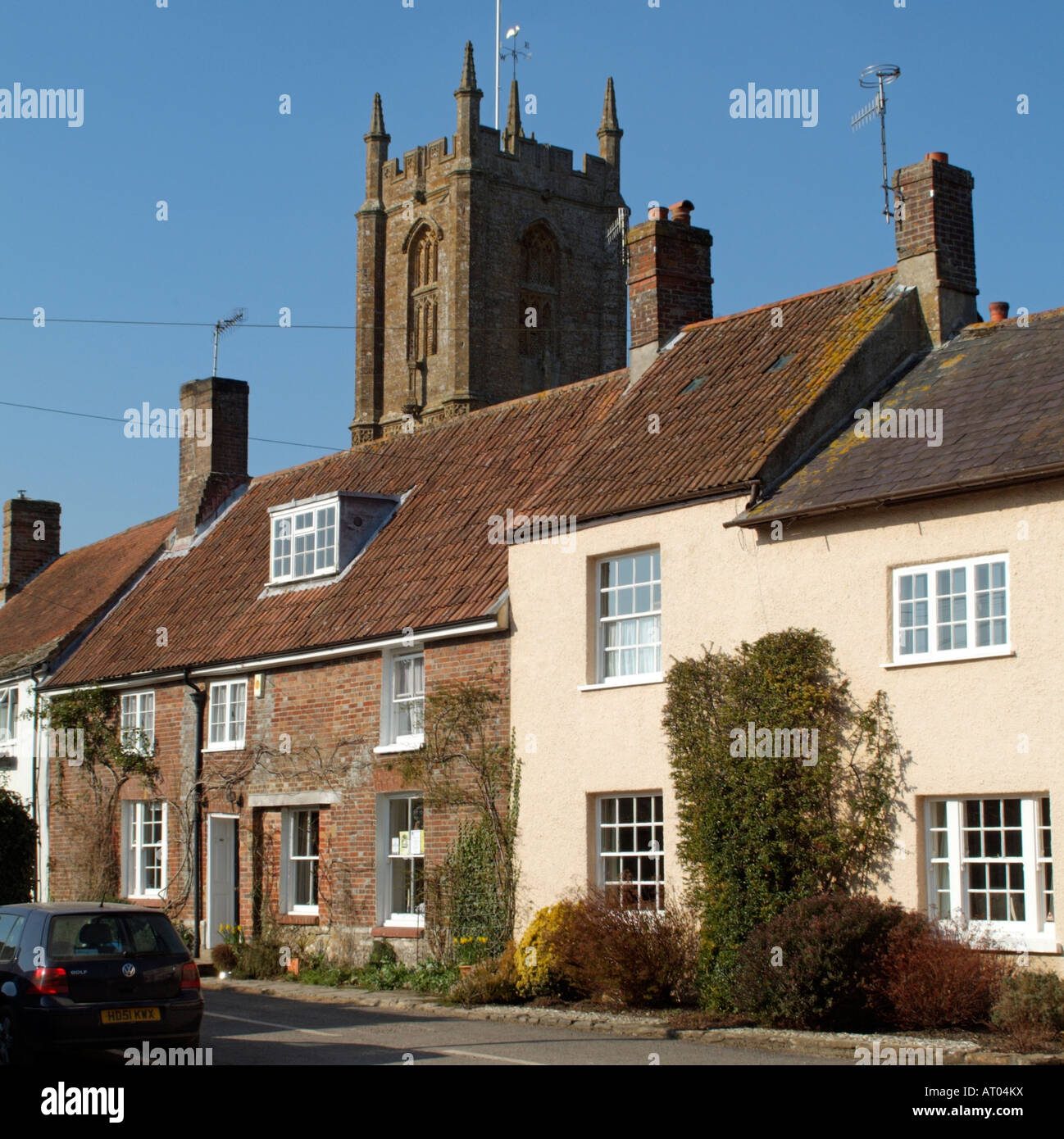 St. Marys Church und das Gehäuse an der Cerne Abbas Dorset in England Stockfoto