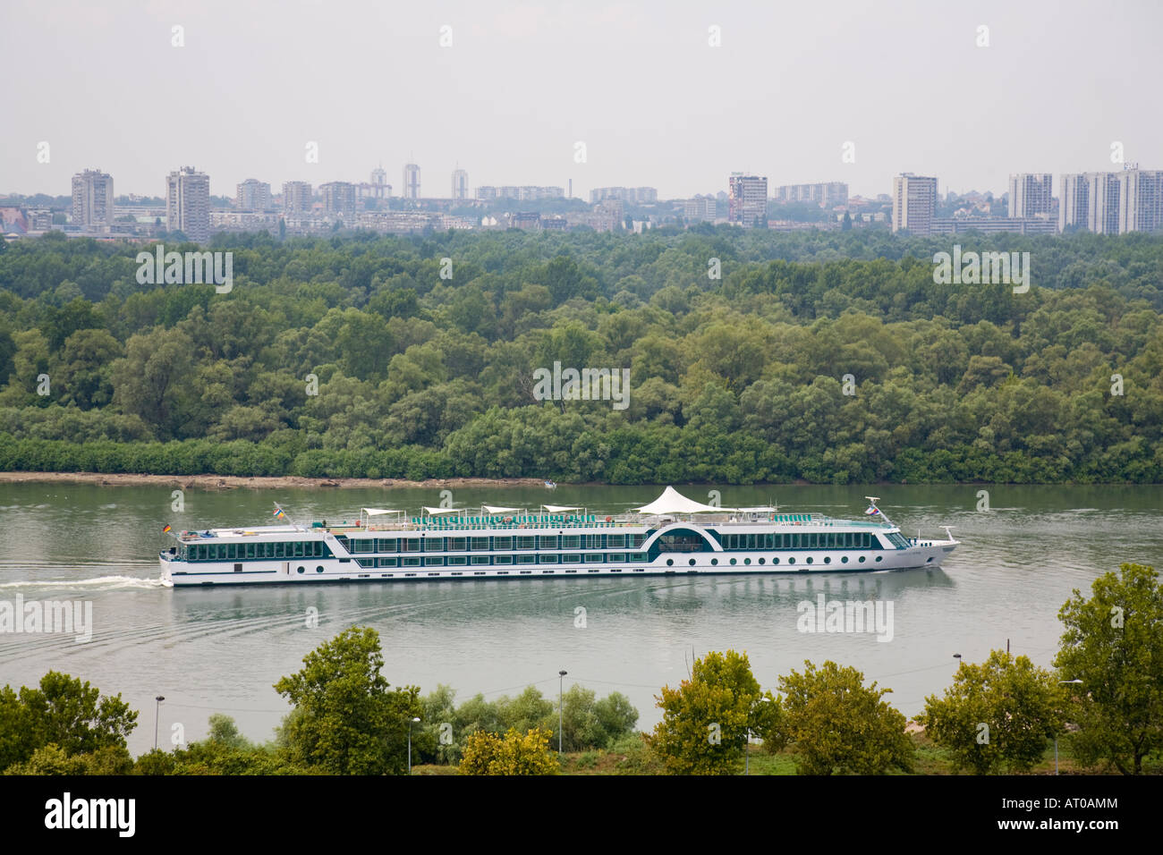 Die Danube-Cruiser "MS Amadeus Royal" Reiten auf dem Fluss Sava in Belgrad Stockfoto