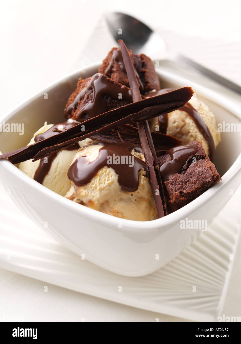 Eis und brownies Stockfoto