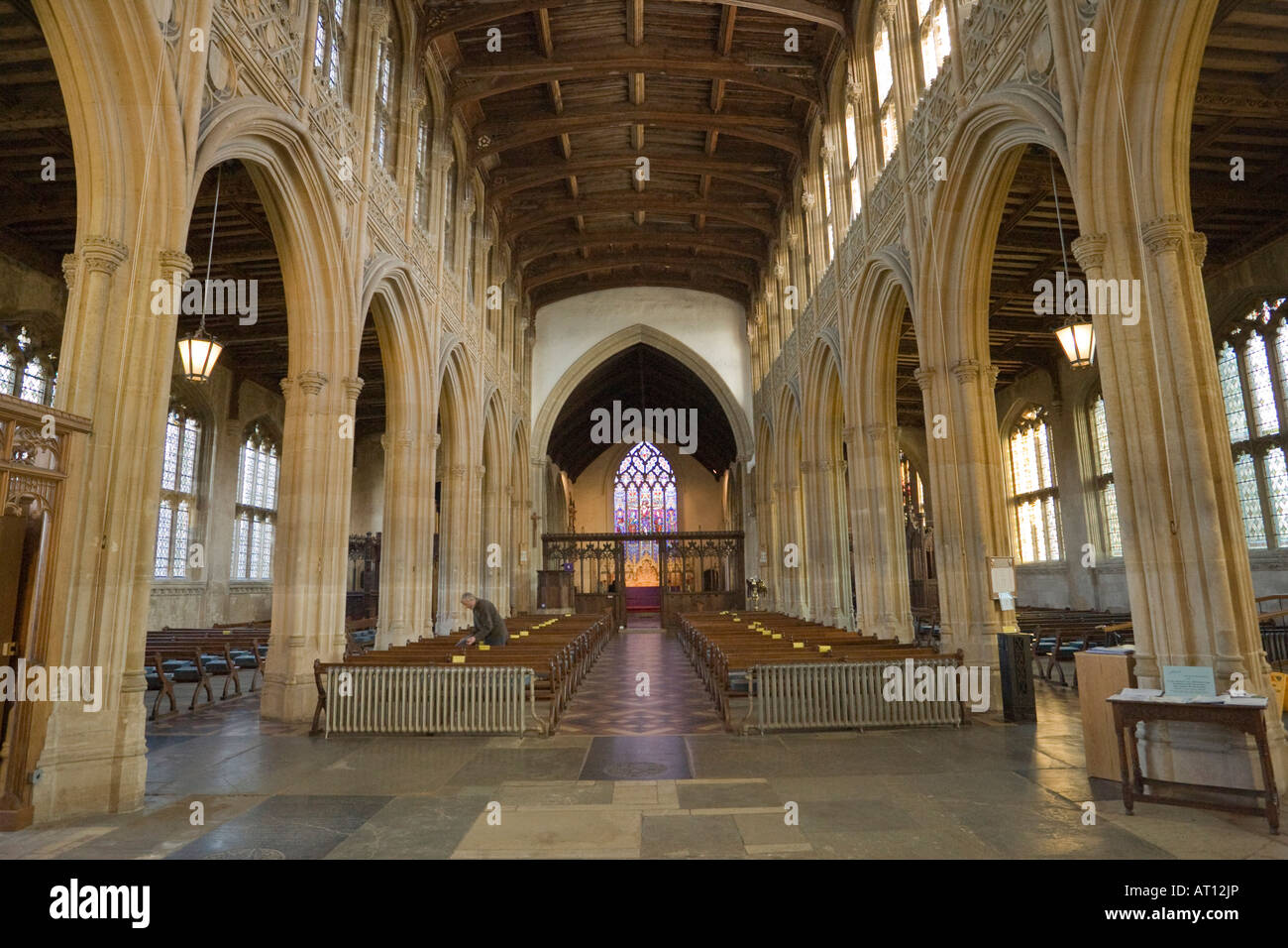 Innenraum der Kirche von St. Peter & St Paul, nach Osten gerichtet, in Lavenham, Suffolk, UK, 2008 Stockfoto