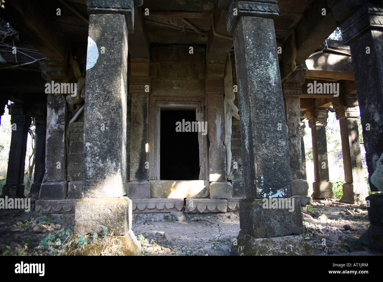 Alte Schule des zehnten Jahrhunderts, am Fort Bandhavgarh, Madya Pradesh, Indien. Stockfoto
