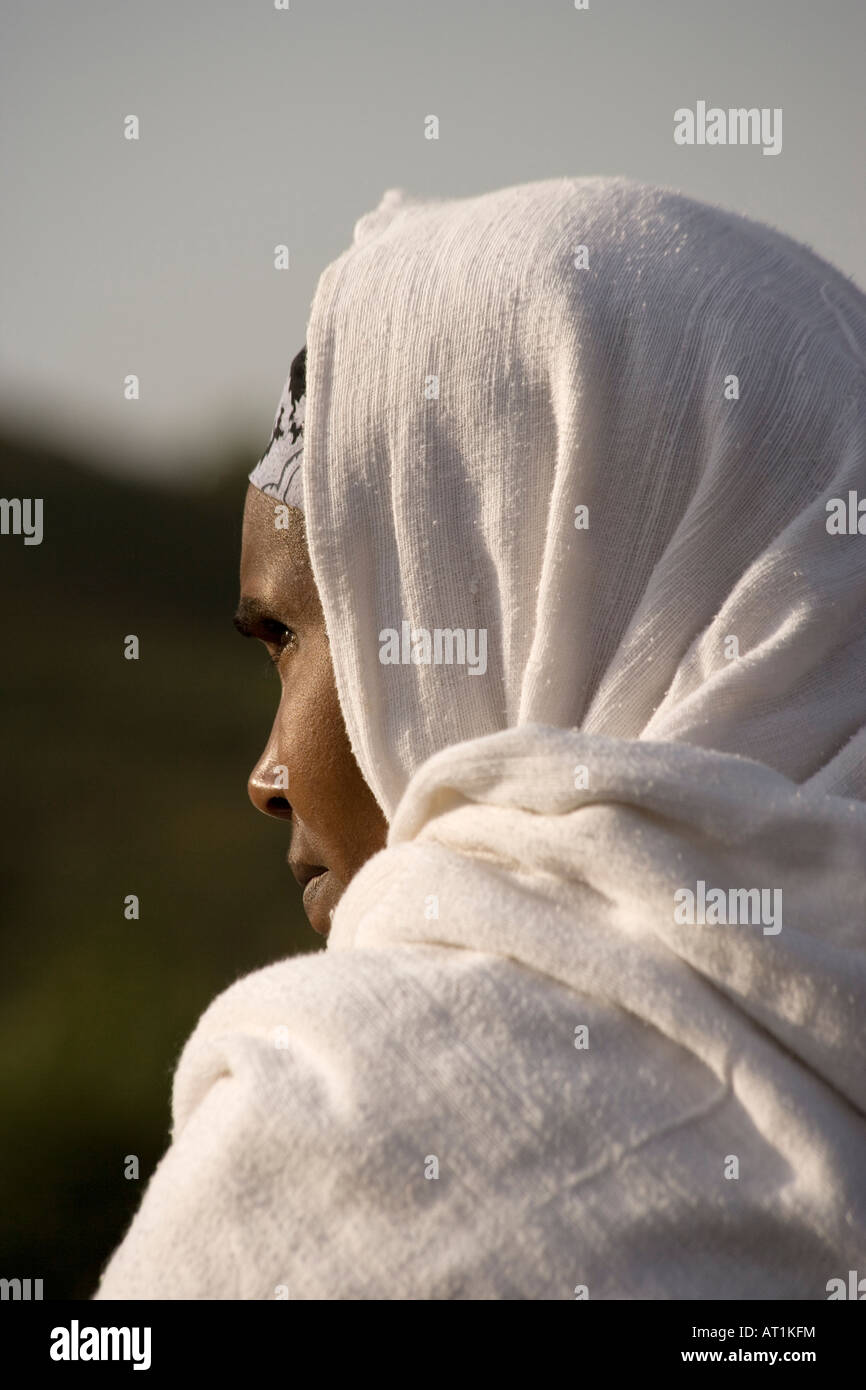 Profil von koptischen christlichen Frau in Anbeter des weiß, Lalibela, Äthiopien Stockfoto