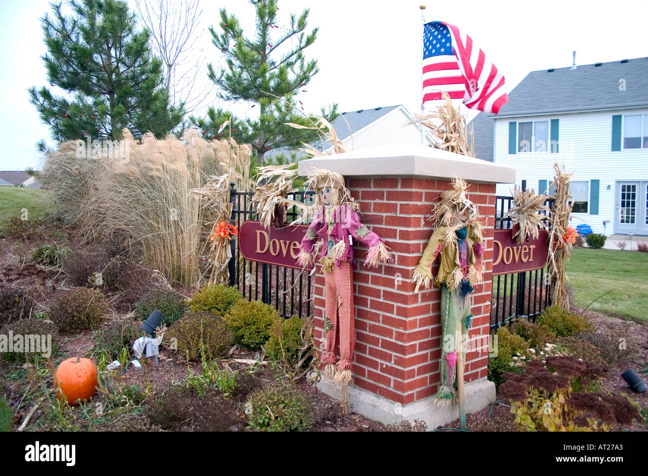 Eingangstor zu den Häusern in Cambridge am Glockenspiel aktive Erwachsenen Lifestyle-Community. Plainfield Illinois IL USA Stockfoto