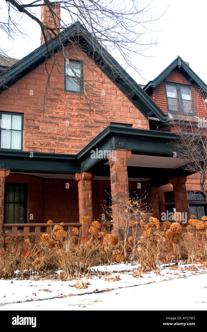 Ein Winter-Porträt-Seite des Hauses auf historischen Summit Avenue. St Paul Minnesota MN USA Stockfoto