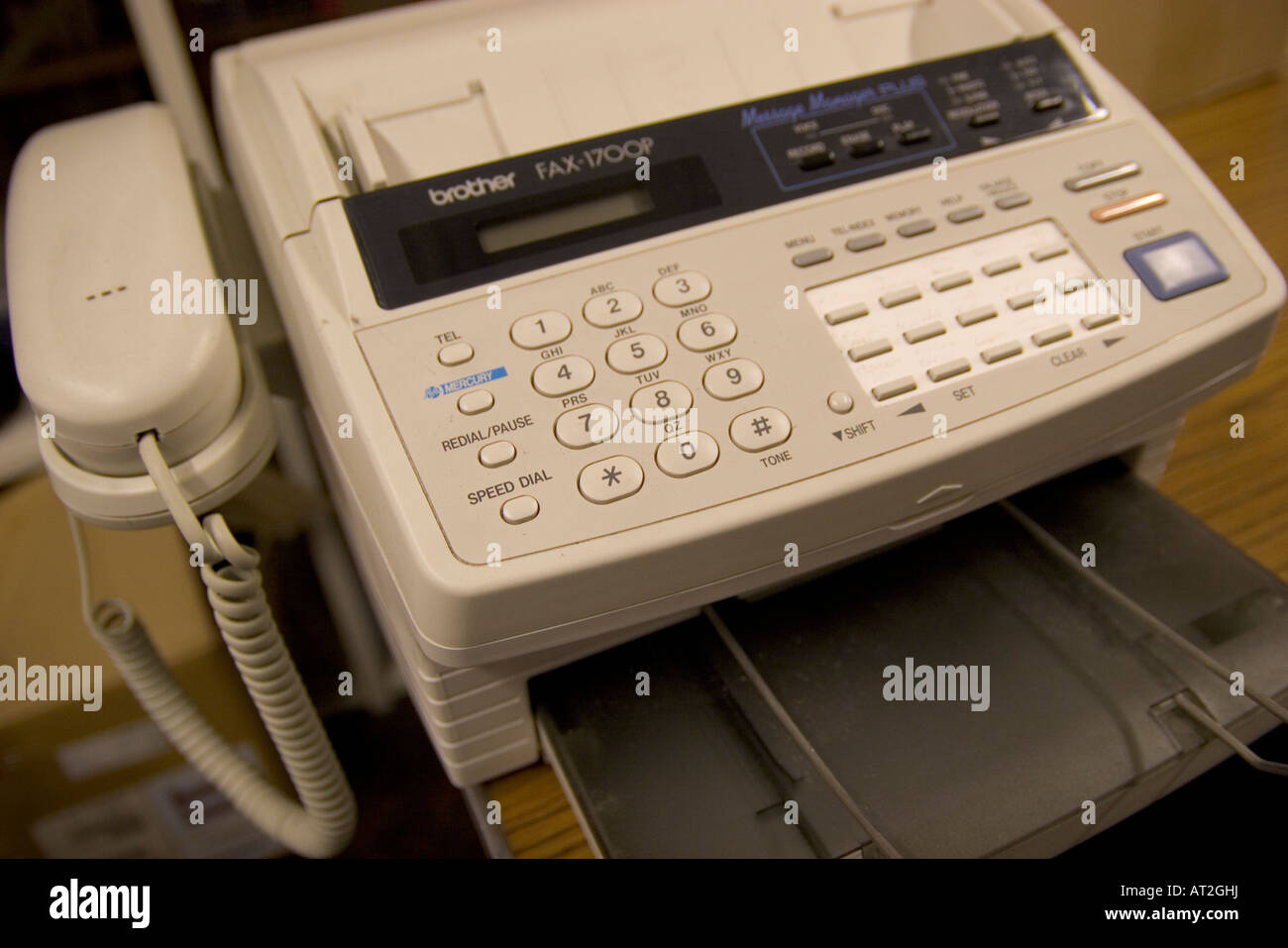 Büro-Telefon-Fax und Anrufbeantworter Stockfoto