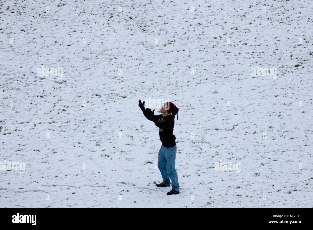 Kinder spielen im Schnee, winter in Jerusalem. Januar 2008 Stockfoto