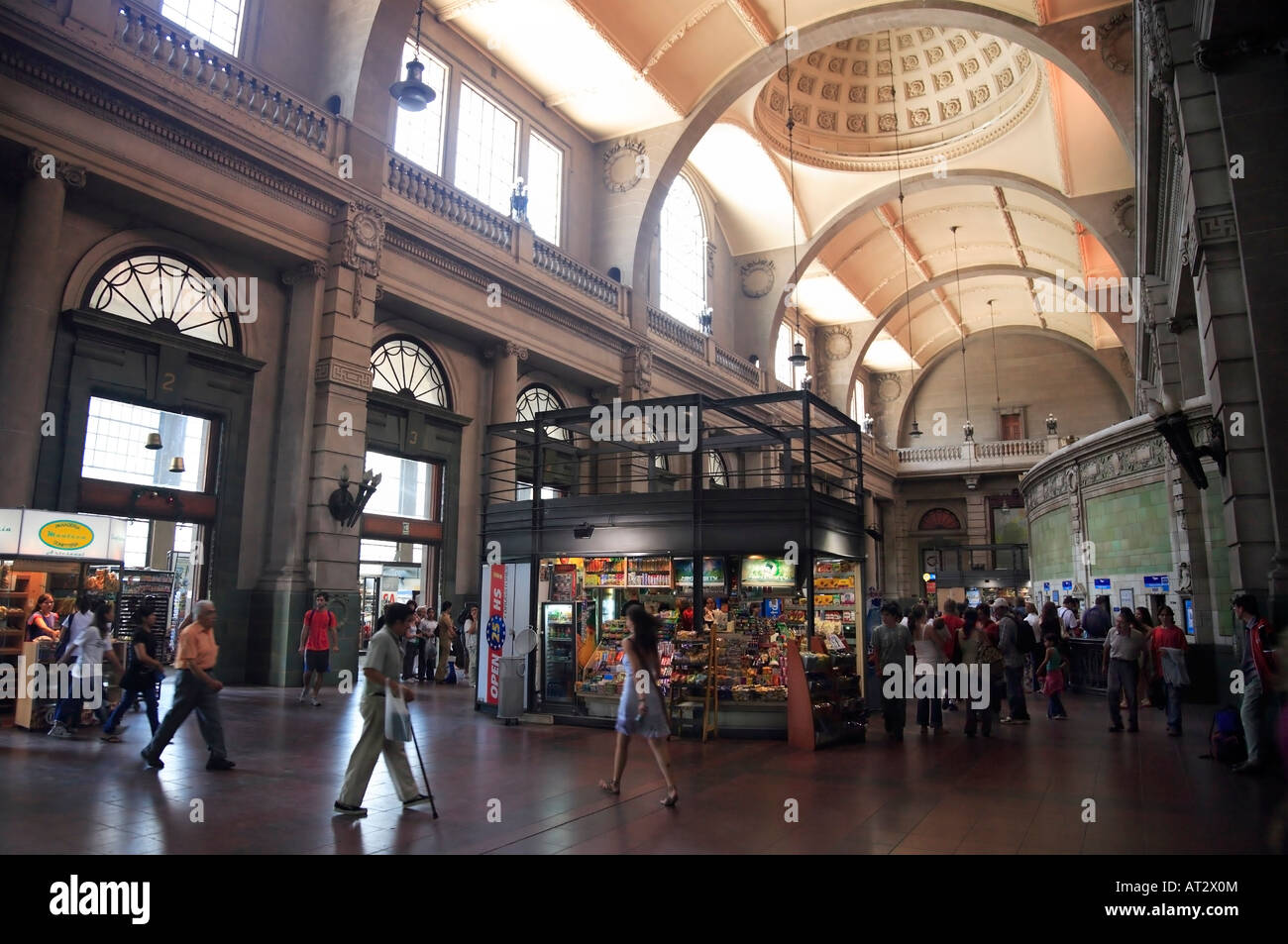 Sarmiento Zug Kopfbahnhof Halle im Stadtteil Retiro, Buenos Aires, Argentinien Stockfoto