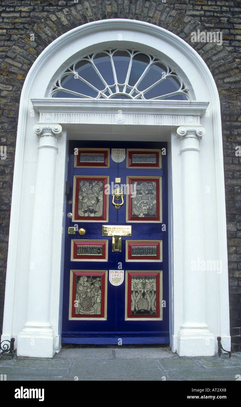 Der berühmte, fotografiert viel, georgische Türen des Merrion Square in Dublin, Südirland, Irland Stockfoto